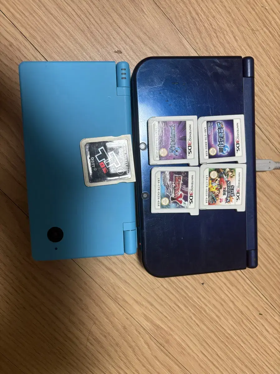 닌텐도 dsi + 닌텐도 3ds xl 세트 (칩 포함)